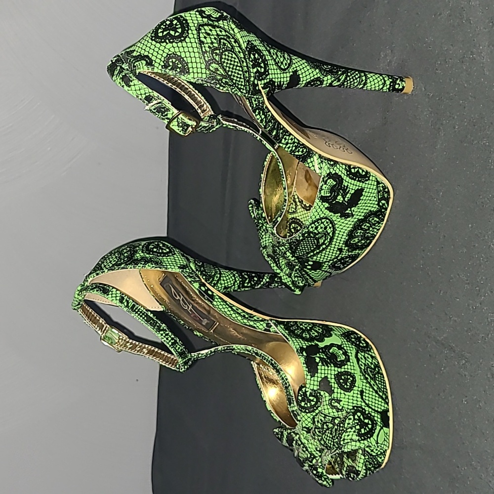 Sexy Lace Heels Iron Fist pumps